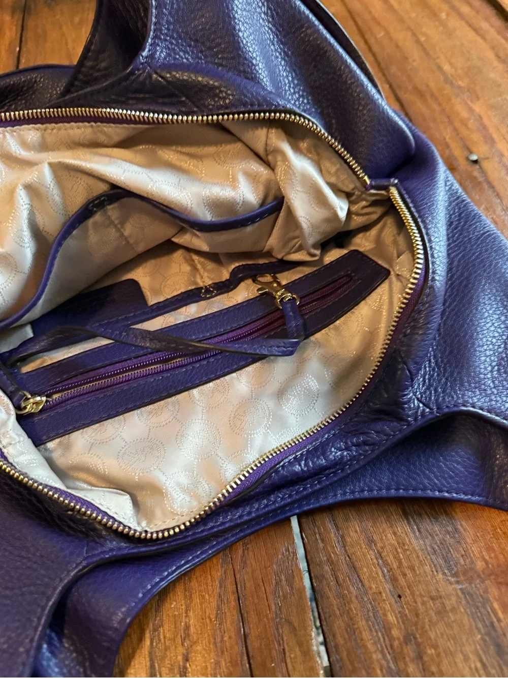 Michael Kors Deep Purple (Iris, Bedford) Leather Shoulder Bag Gold Hardware EUC
